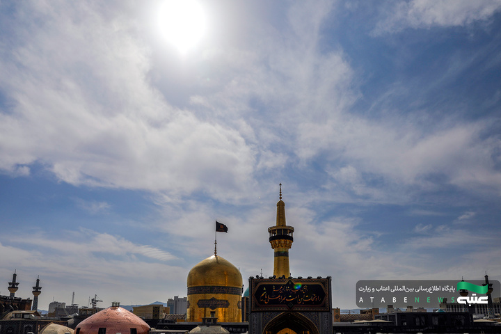 نصب کتیبه‌های شهادت امیرالمومنین علیه‌السلام در حرم مطهر رضوی