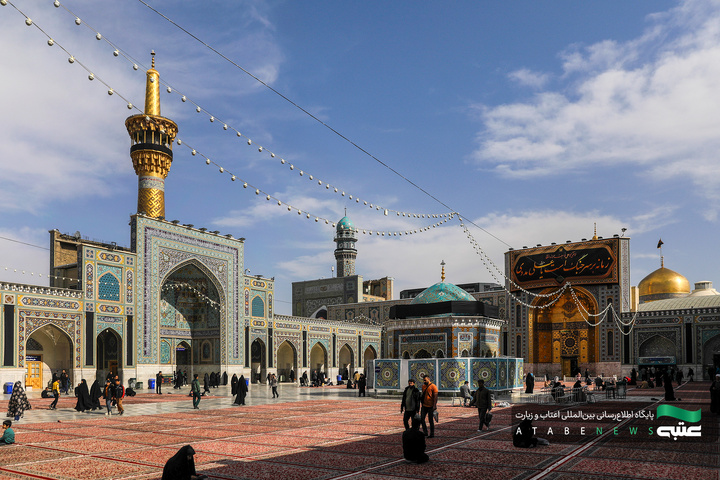 نصب کتیبه‌های شهادت امیرالمومنین علیه‌السلام در حرم مطهر رضوی