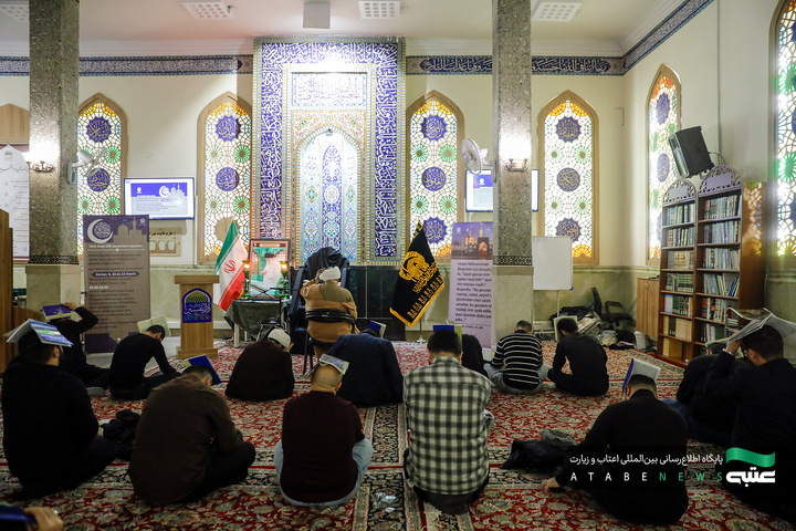 مراسم احیا زائران آذری زبان در شب نوزدهم ماه مبارک رمضان