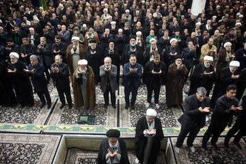 اقامه نمازجمعه یوم‌الله قدس به امامت آیت‌الله سعیدی