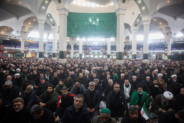 اقامه نمازجمعه یوم‌الله قدس به امامت آیت‌الله سعیدی