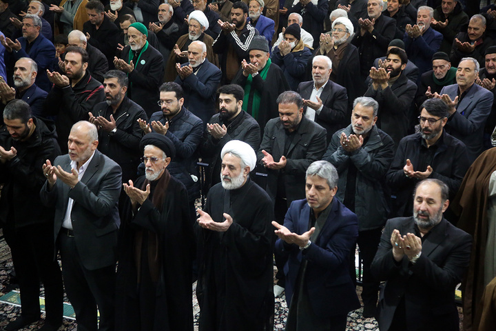 اقامه نمازجمعه یوم‌الله قدس به امامت آیت‌الله سعیدی