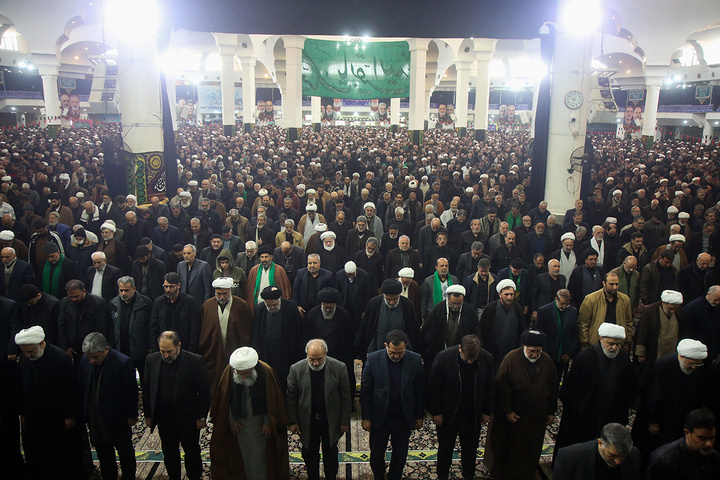 اقامه نمازجمعه یوم‌الله قدس به امامت آیت‌الله سعیدی