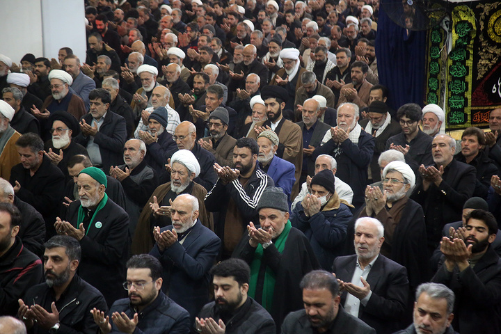 اقامه نمازجمعه یوم‌الله قدس به امامت آیت‌الله سعیدی