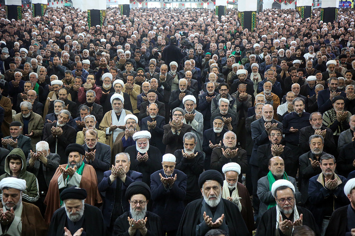 اقامه نمازجمعه یوم‌الله قدس به امامت آیت‌الله سعیدی