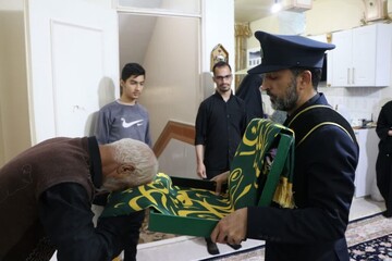 تکریم خانواده شهدای جنگ تحمیلی رمضان توسط خادمان حرم بانوی کرامت