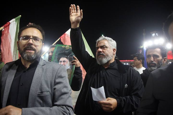 بیعت تعزیه‌داران استان قم با رهبر جدید انقلاب در حرم بانوی کرامت