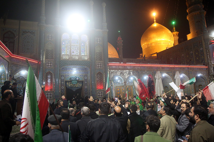 بیعت تعزیه‌داران استان قم با رهبر جدید انقلاب در حرم بانوی کرامت