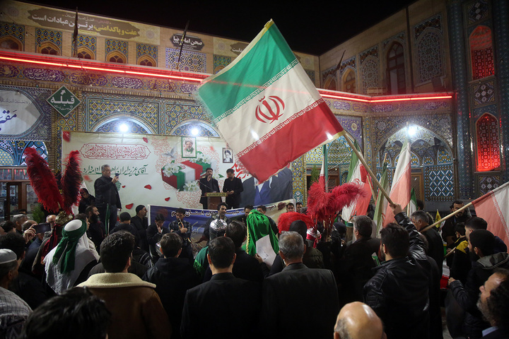 بیعت تعزیه‌داران استان قم با رهبر جدید انقلاب در حرم بانوی کرامت