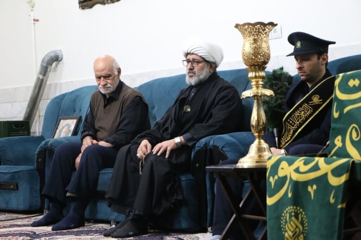 تکریم خانواده شهدای جنگ تحمیلی رمضان توسط خادمان حرم بانوی کرامت