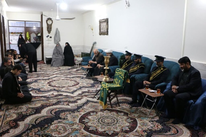 تکریم خانواده شهدای جنگ تحمیلی رمضان توسط خادمان حرم بانوی کرامت