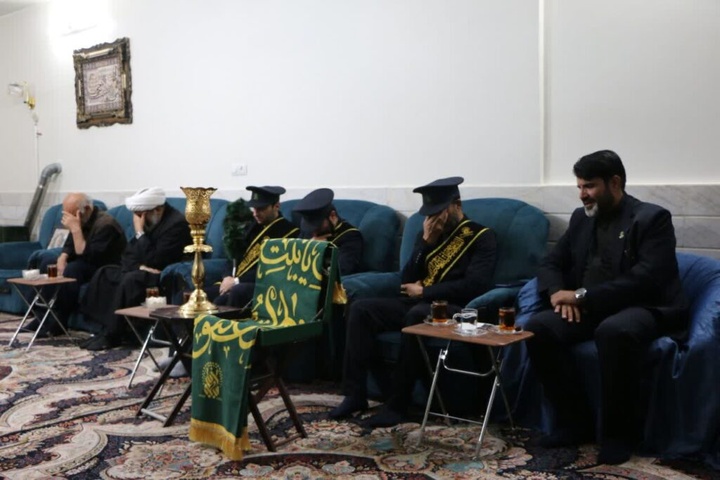 تکریم خانواده شهدای جنگ تحمیلی رمضان توسط خادمان حرم بانوی کرامت