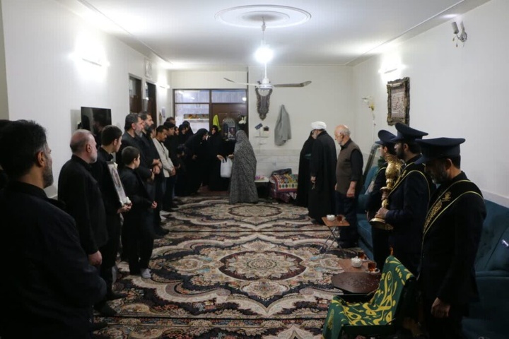 تکریم خانواده شهدای جنگ تحمیلی رمضان توسط خادمان حرم بانوی کرامت