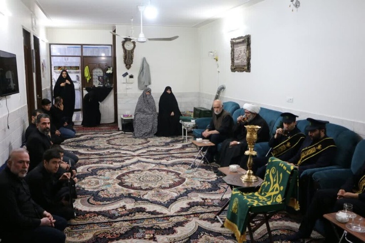 تکریم خانواده شهدای جنگ تحمیلی رمضان توسط خادمان حرم بانوی کرامت