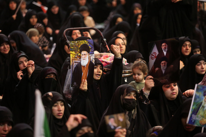 وداع با پیکر شهدای اخیر حملات آمریکایی صهیونی به قم در حرم بانوی کرامت