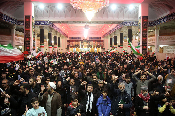 وداع با پیکر شهدای اخیر حملات آمریکایی صهیونی به قم در حرم بانوی کرامت