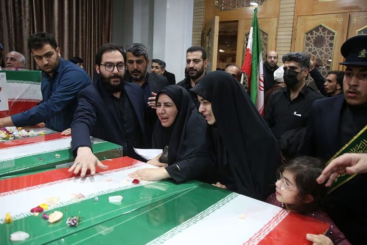 وداع با پیکر شهدای اخیر حملات آمریکایی صهیونی به قم در حرم بانوی کرامت