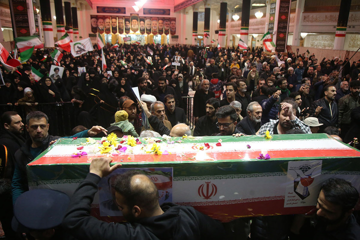 وداع با پیکر شهدای اخیر حملات آمریکایی صهیونی به قم در حرم بانوی کرامت