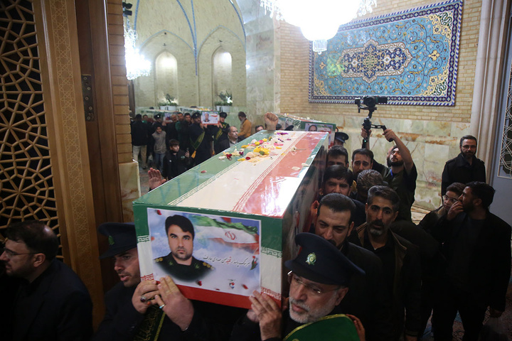 وداع با پیکر شهدای اخیر حملات آمریکایی صهیونی به قم در حرم بانوی کرامت