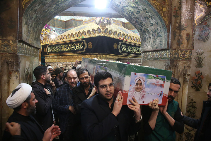 وداع با پیکر شهدای اخیر حملات آمریکایی صهیونی به قم در حرم بانوی کرامت