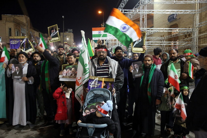 بیعت هندی‌های مقیم قم با رهبر معظم انقلاب