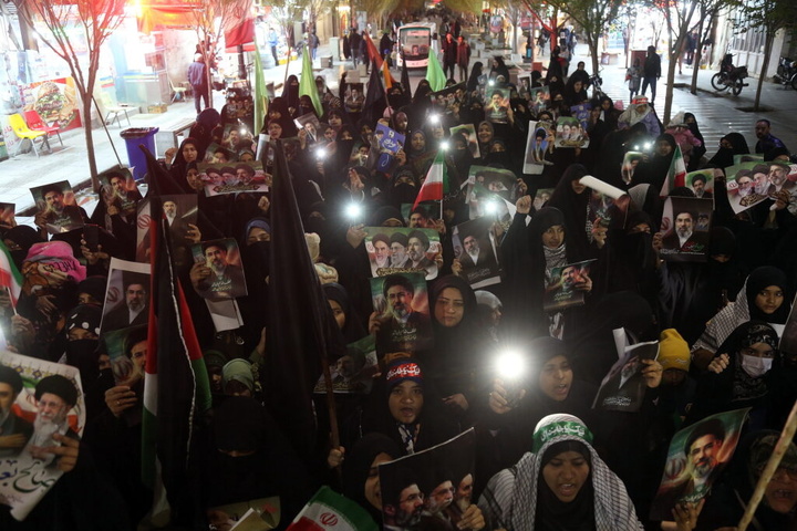 بیعت هندی‌های مقیم قم با رهبر معظم انقلاب