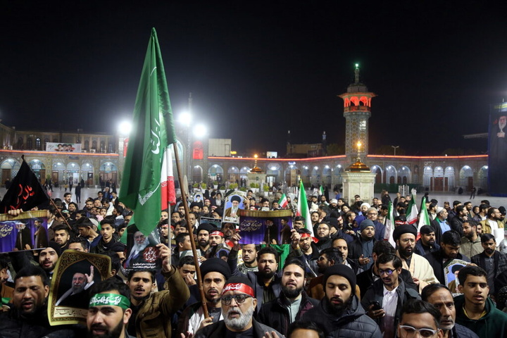 بیعت هندی‌های مقیم قم با رهبر معظم انقلاب