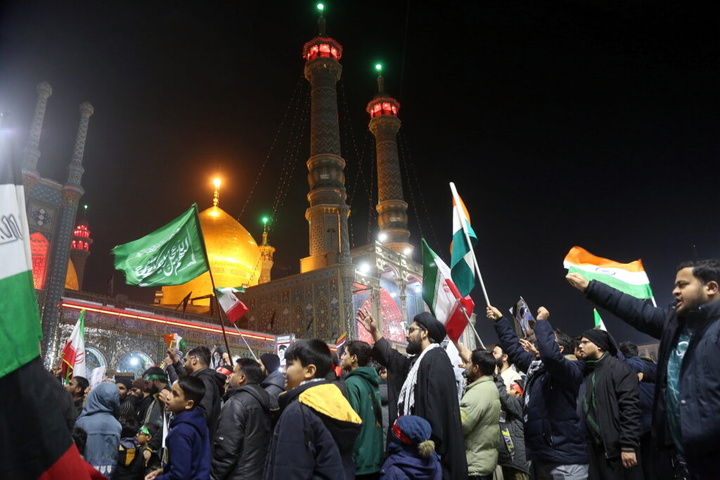 بیعت هندی‌های مقیم قم با رهبر معظم انقلاب