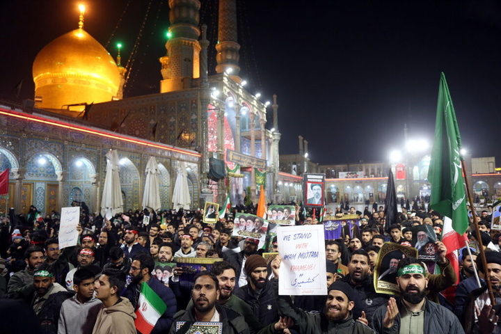 بیعت هندی‌های مقیم قم با رهبر معظم انقلاب