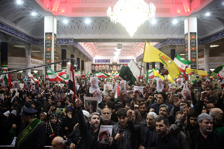 وداع با پیکر شهید لاریجانی در حرم حضرت فاطمه معصومه (س)