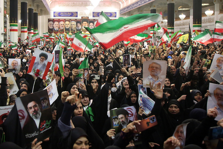 وداع با پیکر شهید لاریجانی در حرم حضرت فاطمه معصومه (س)