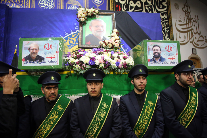 وداع با پیکر شهید لاریجانی در حرم حضرت فاطمه معصومه (س)