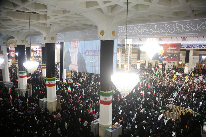 وداع با پیکر شهید لاریجانی در حرم حضرت فاطمه معصومه (س)