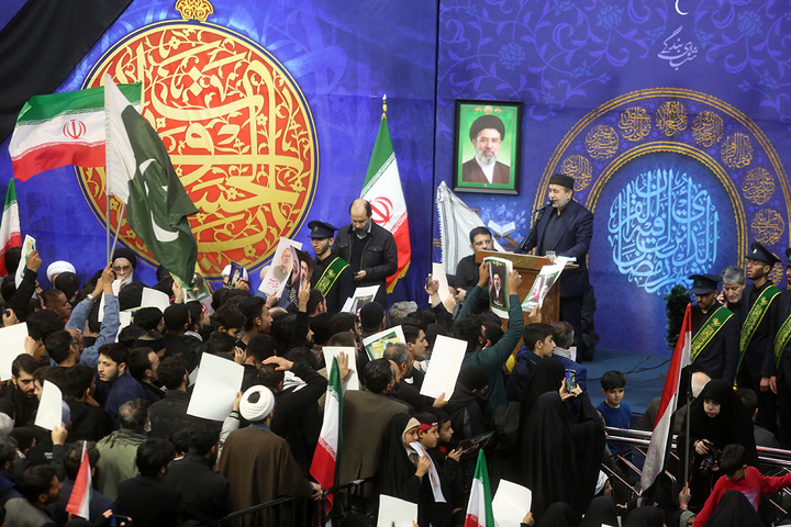 وداع با پیکر شهید لاریجانی در حرم حضرت فاطمه معصومه (س)