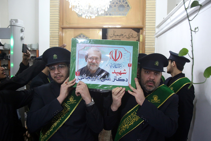 وداع با پیکر شهید لاریجانی در حرم حضرت فاطمه معصومه (س)