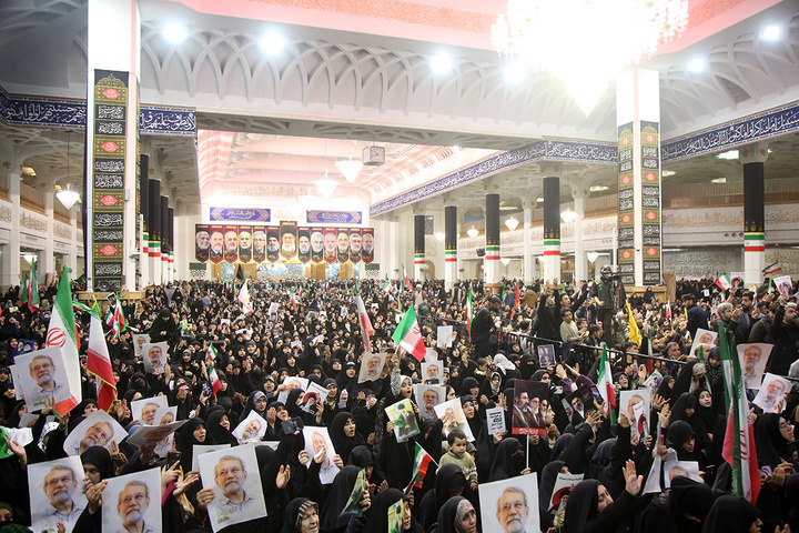 وداع با پیکر شهید لاریجانی در حرم حضرت فاطمه معصومه (س)