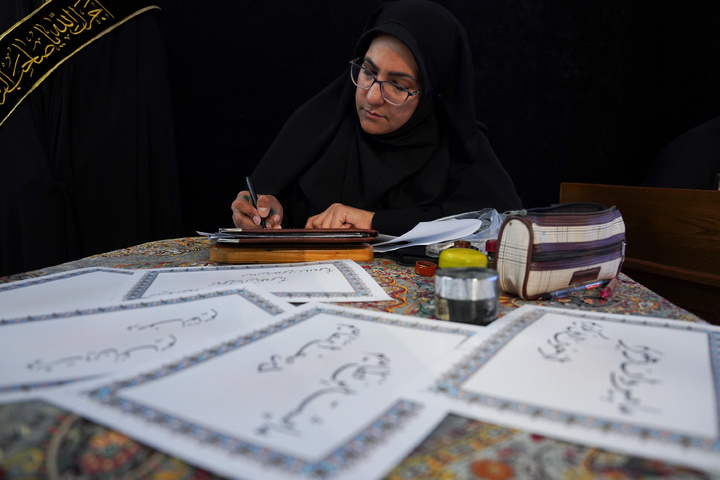 بیعت بانوان مشهدی با سومین رهبر ایران اسلامی