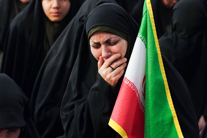 بیعت بانوان مشهدی با سومین رهبر ایران اسلامی