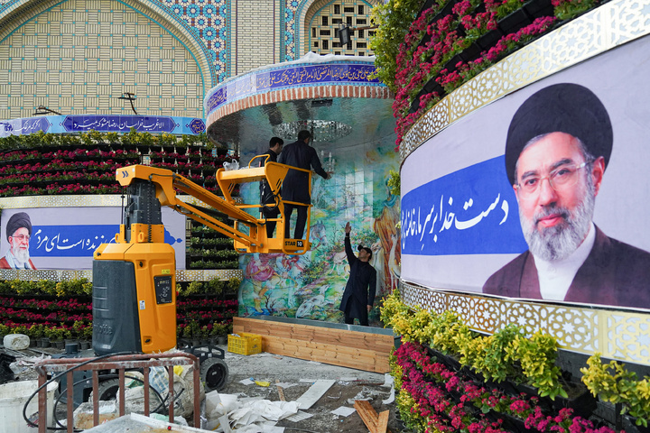 آخرین چهارشنبه سال ۱۴۰۴ در حرم مطهر رضوی