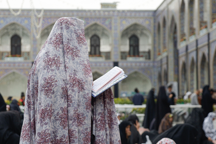 آخرین چهارشنبه سال ۱۴۰۴ در حرم مطهر رضوی