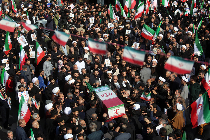 تشیع و تدفین پیکر شهید لاریجانی در حرم حضرت فاطمه معصومه (س)