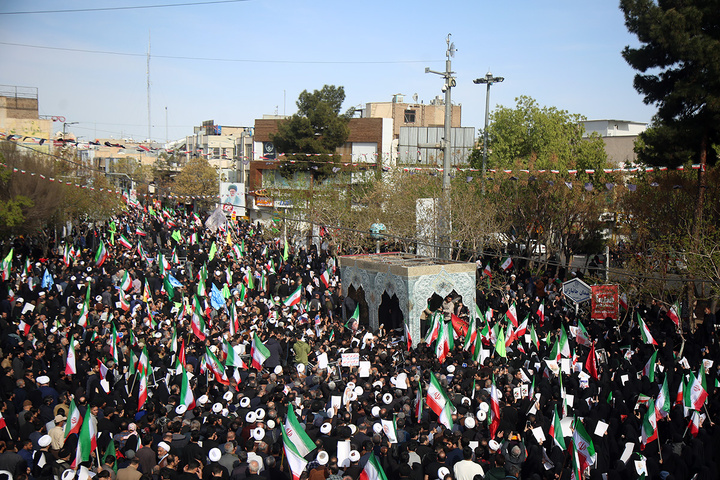 تشیع و تدفین پیکر شهید لاریجانی در حرم حضرت فاطمه معصومه (س)