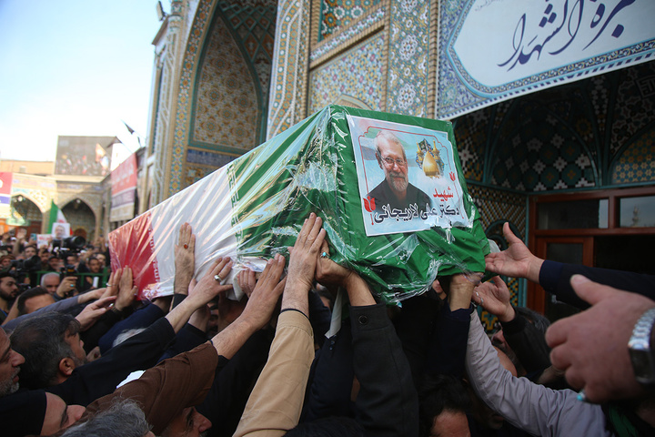 تشیع و تدفین پیکر شهید لاریجانی در حرم حضرت فاطمه معصومه (س)