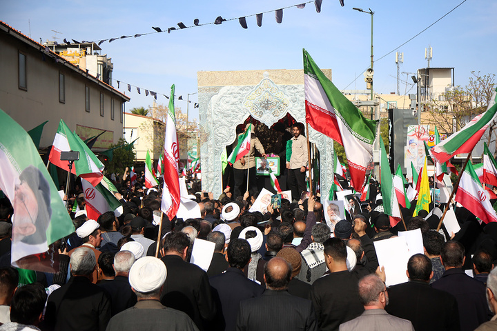 تشیع و تدفین پیکر شهید لاریجانی در حرم حضرت فاطمه معصومه (س)