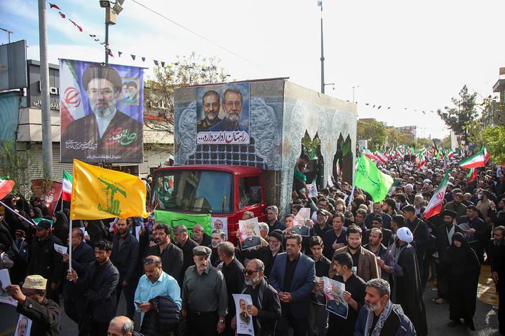 تشیع و تدفین پیکر شهید لاریجانی در حرم حضرت فاطمه معصومه (س)