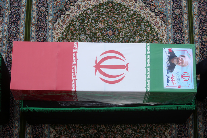 تشیع و تدفین پیکر شهید لاریجانی در حرم حضرت فاطمه معصومه (س)