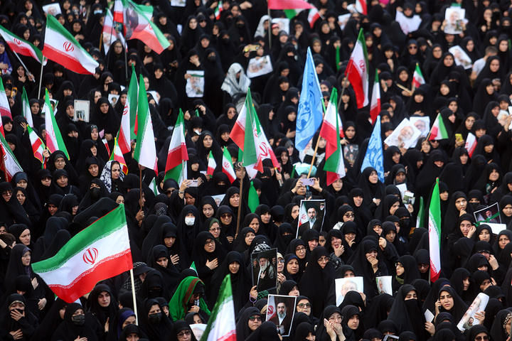 تشیع و تدفین پیکر شهید لاریجانی در حرم حضرت فاطمه معصومه (س)