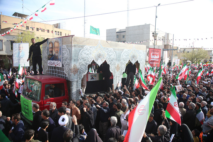 تشیع و تدفین پیکر شهید لاریجانی در حرم حضرت فاطمه معصومه (س)