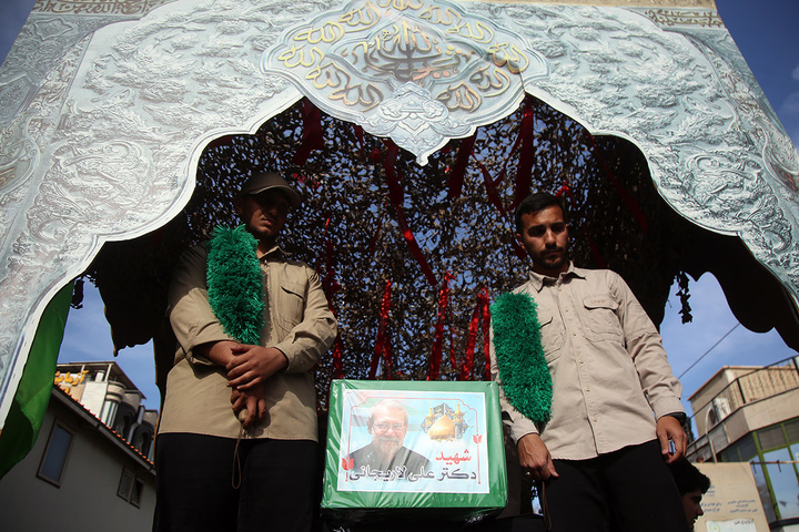 تشیع و تدفین پیکر شهید لاریجانی در حرم حضرت فاطمه معصومه (س)