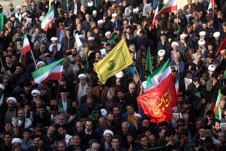 تشیع و تدفین پیکر شهید لاریجانی در حرم حضرت فاطمه معصومه (س)